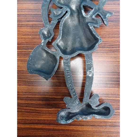 Vintage Sexton 1971 Cast Iron Wall Hanging Cooking, Vacuuming, Laundry Farmhouse - Picture 12 of 13